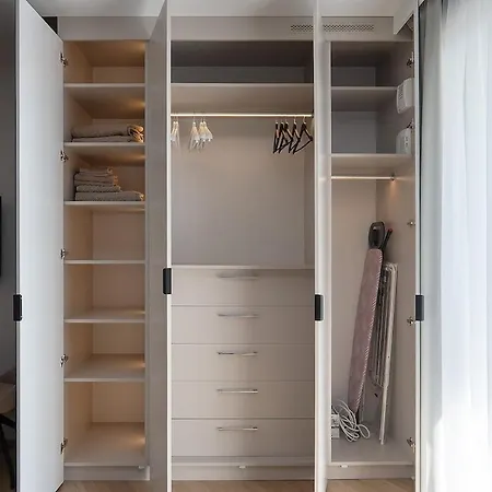 Przystanek Miedzylesie Apartment *